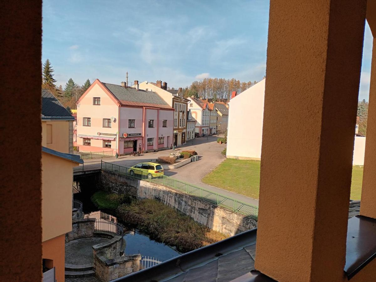 Hotel Strelnice Teplice nad Metují Exteriör bild