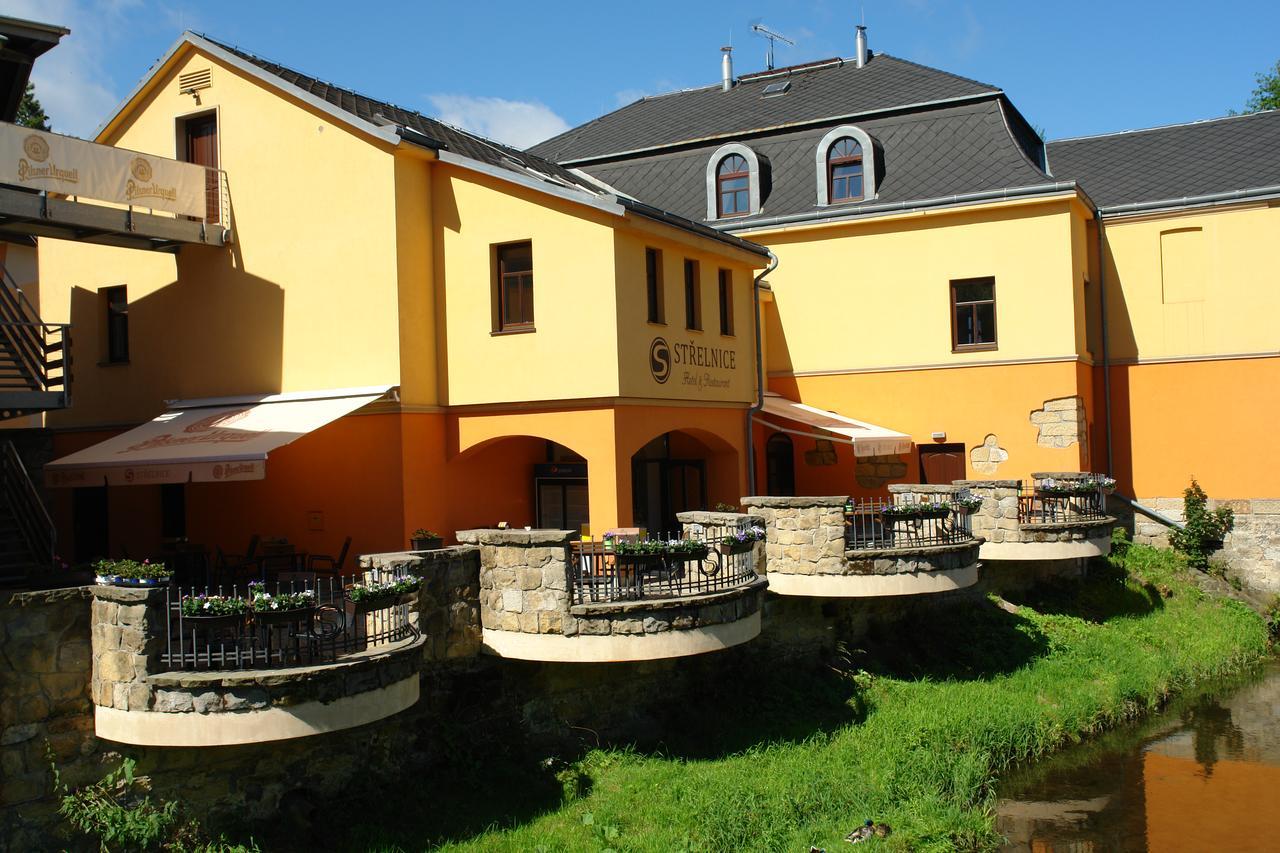 Hotel Strelnice Teplice nad Metují Exteriör bild