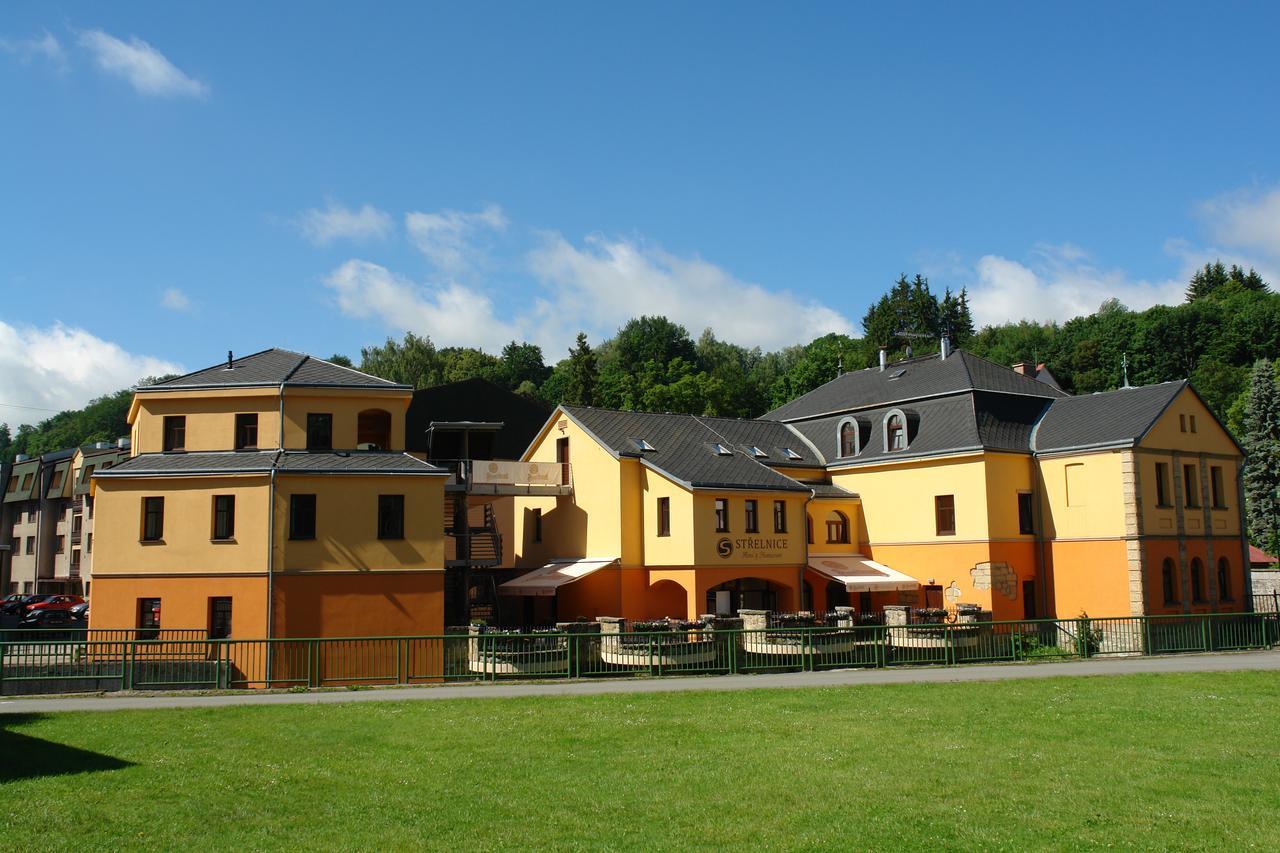 Hotel Strelnice Teplice nad Metují Exteriör bild